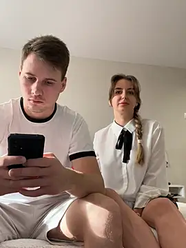 Snapshot of FluffyHat chatting on January 2025 09:05:01 AM FluffyHat online show from January 2025 09:05:01 AM