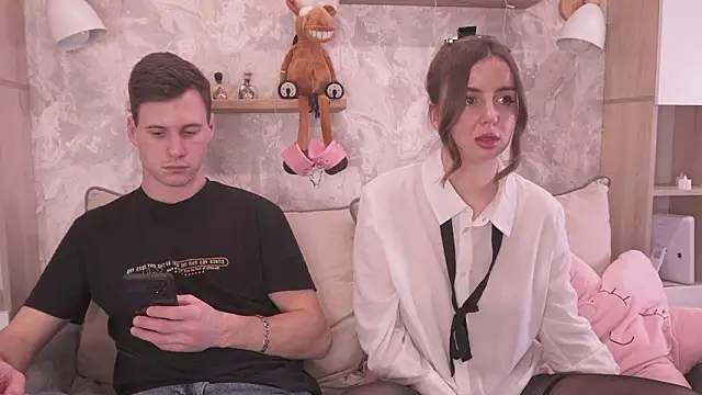 Snapshot of FluffyHat chatting on February 2026 04:16:02 PM FluffyHat online show from February 2026 04:16:02 PM