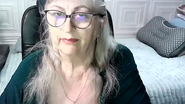 LolkaAlyss online show from April 2026 09:27:01 PM