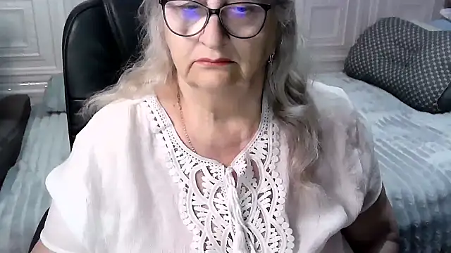 LolkaAlyss online show from April 2026 11:40:01 PM
