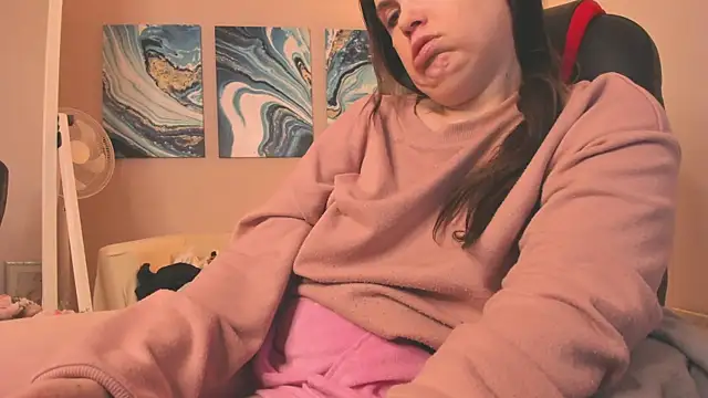 Snapshot of BattyMoll chatting on February 2025 06:45:01 PM BattyMoll online show from February 2025 06:45:01 PM