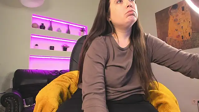 Snapshot of BattyMoll chatting on February 2025 11:36:01 PM BattyMoll online show from February 2025 11:36:01 PM