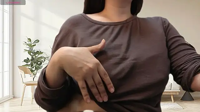 Snapshot of BattyMoll chatting on October 2025 03:24:01 PM BattyMoll online show from October 2025 03:24:01 PM