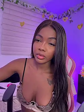 Snapshot of Vane_Rossee chatting on May 2026 11:24:02 PM Vane Rossee online show from May 2026 11:24:02 PM
