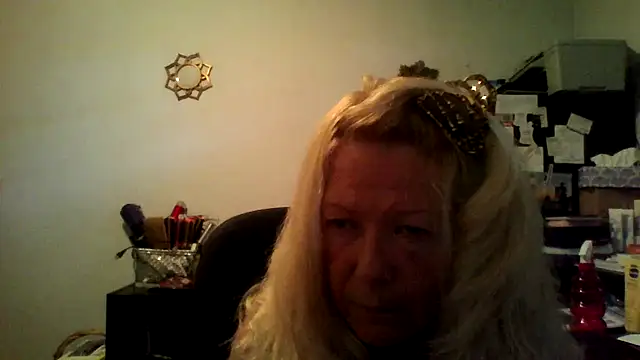 Snapshot of XTRAHORNYONE chatting on October 2025 04:07:02 PM XTRAHORNYONE online show from October 2025 04:07:02 PM