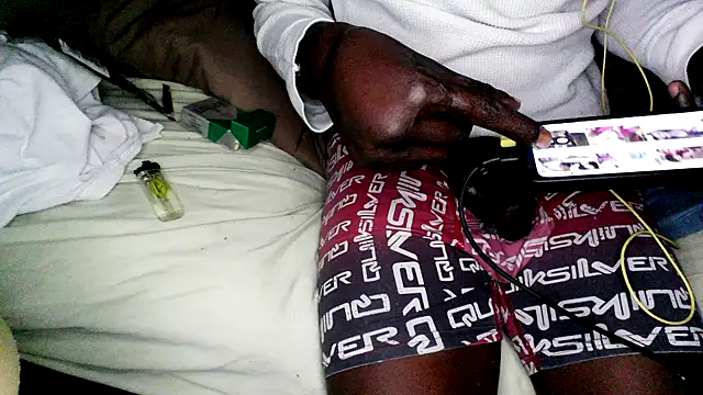 Snapshot of RinsingWood84 chatting on February 2026 07:46:01 AM RinsingWood84 online show from February 2026 07:46:01 AM