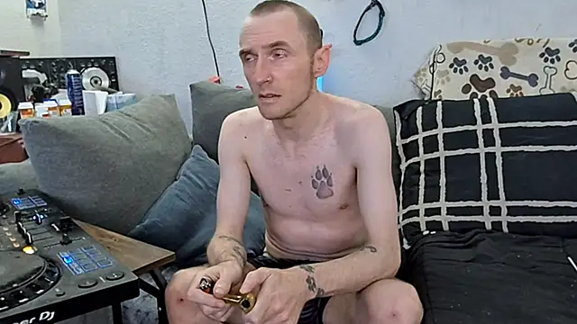 Snapshot of pyrowuff chatting on March 2026 06:36:02 AM pyrowuff online show from March 2026 06:36:02 AM