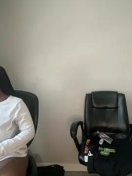 DancingLemonade online show from May 2026 03:52:02 PM