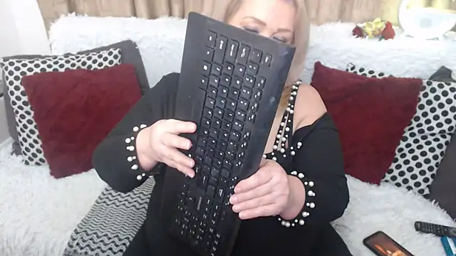 Snapshot of MsMelyssaxx chatting on March 2025 05:00:02 AM MsMelyssaxx online show from March 2025 05:00:02 AM