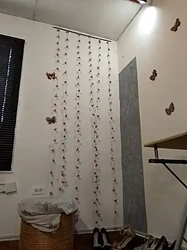 sharom smith1 online show from April 2026 07:18:02 PM