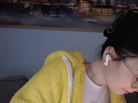 Snapshot of cleophee chatting on January 2025 09:47:01 AM cleophee online show from January 2025 09:47:01 AM