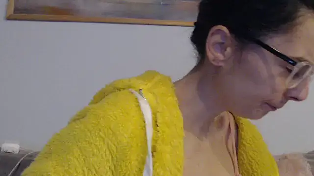 cleophee online show from March 2026 06:25:02 AM