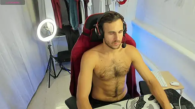 Snapshot of Raamoss chatting on September 2025 06:08:02 PM Raamoss online show from September 2025 06:08:02 PM