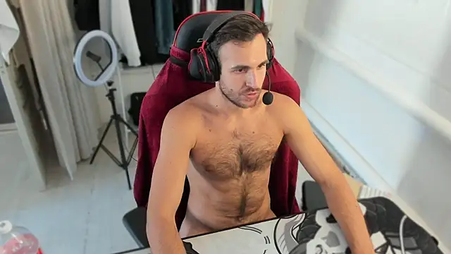 Snapshot of Raamoss chatting on September 2025 11:32:01 AM Raamoss online show from September 2025 11:32:01 AM