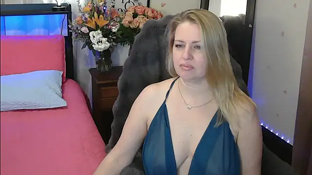 HollieBim online show from February 2025 02:37:01 PM