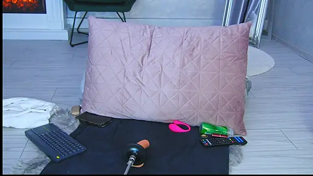 Michelle90u online show from November 2025 09:35:01 PM