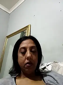 Mahi4luv online show from May 2026 09:43:01 PM