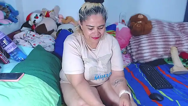 Snapshot of estrellita_fugaz16x chatting on June 2026 05:21:01 AM estrellita fugaz16x online show from June 2026 05:21:01 AM