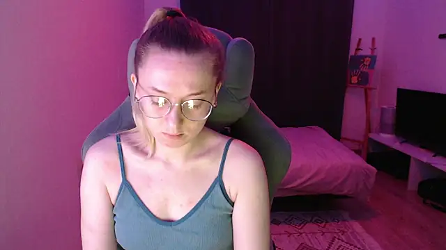 AnabelFrel online show from December 2025 01:11:01 AM