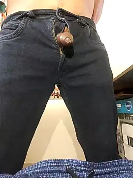 Snapshot of captain_juicyprecum chatting on December 2024 04:43:02 AM captain juicyprecum online show from December 2024 04:43:02 AM