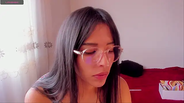 aluna 0310 online show from December 2024 08:25:02 PM