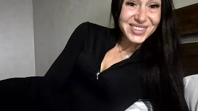 JulianaGold1 online show from October 2025 08:41:01 PM