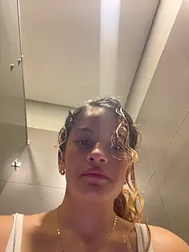 Snapshot of alana15 chatting on December 2024 01:22:01 PM alana15 online show from December 2024 01:22:01 PM