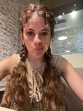 Snapshot of alana15 chatting on January 2025 09:17:01 PM alana15 online show from January 2025 09:17:01 PM