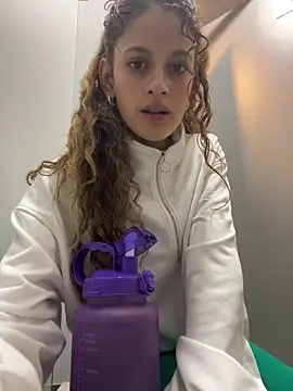 Snapshot of alana15 chatting on January 2025 01:25:02 PM alana15 online show from January 2025 01:25:02 PM