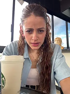 Snapshot of alana15 chatting on January 2025 09:26:02 PM alana15 online show from January 2025 09:26:02 PM