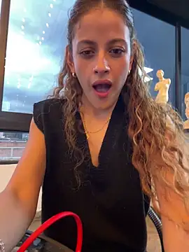 Snapshot of alana15 chatting on February 2025 11:01:02 PM alana15 online show from February 2025 11:01:02 PM