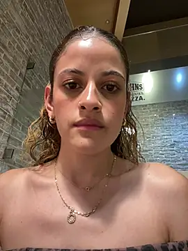 Snapshot of alana15 chatting on March 2025 01:48:01 PM alana15 online show from March 2025 01:48:01 PM