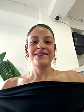 Snapshot of alana15 chatting on September 2025 09:58:02 PM alana15 online show from September 2025 09:58:02 PM