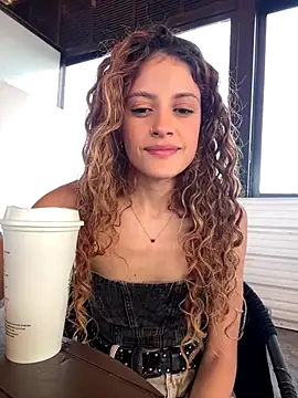 Snapshot of alana15 chatting on September 2025 09:36:01 PM alana15 online show from September 2025 09:36:01 PM