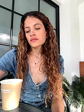 Snapshot of alana15 chatting on October 2025 09:26:02 PM alana15 online show from October 2025 09:26:02 PM