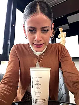 Snapshot of alana15 chatting on October 2025 09:35:02 PM alana15 online show from October 2025 09:35:02 PM