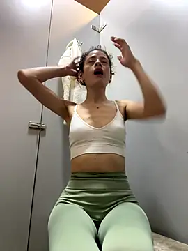 Snapshot of alana15 chatting on November 2025 02:19:01 PM alana15 online show from November 2025 02:19:01 PM