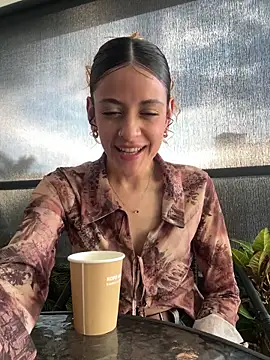 Snapshot of alana15 chatting on November 2025 09:48:01 PM alana15 online show from November 2025 09:48:01 PM