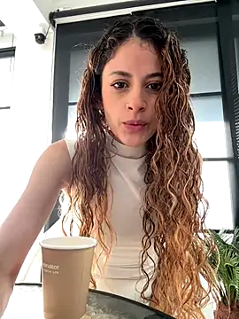 alana15 online show from November 2025 09:25:02 PM