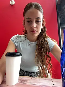 alana15 online show from May 2026 05:18:01 PM