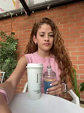 alana15 online show from May 2026 09:20:02 PM