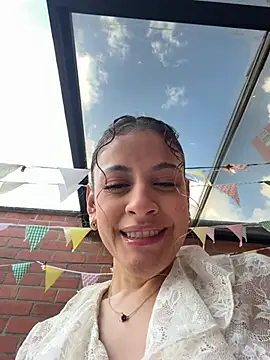 alana15 online show from July 2026 09:28:02 PM