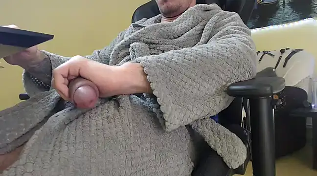 Snapshot of marioslim chatting on February 2025 12:05:02 PM marioslim online show from February 2025 12:05:02 PM