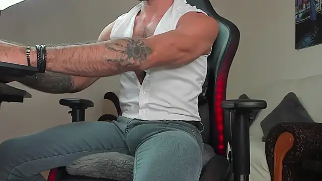 Snapshot of marioslim chatting on September 2025 09:13:02 AM marioslim online show from September 2025 09:13:02 AM