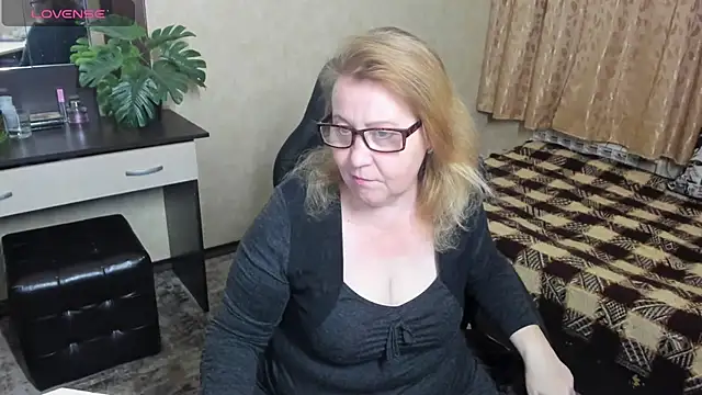 Frau Marta online show from December 2024 01:27:02 PM