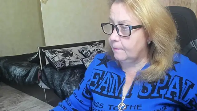 Frau Marta online show from October 2025 01:23:01 PM