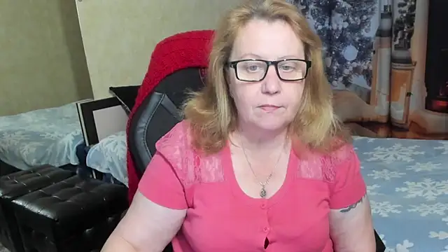 Frau Marta online show from December 2025 12:45:02 PM