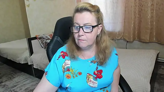 Frau Marta online show from May 2026 12:54:01 PM