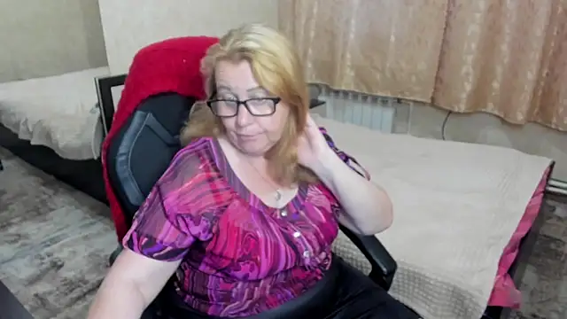 Frau Marta online show from June 2026 06:57:01 PM