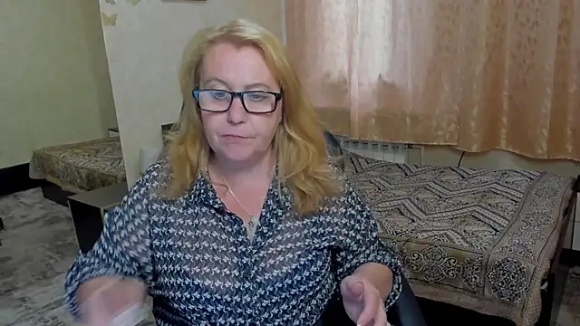Frau Marta online show from June 2026 12:58:02 PM